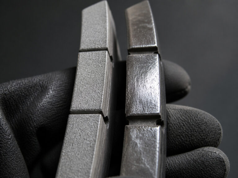 How to Tell If a Saw Blade Is Dull: 5 Signs & Fixes