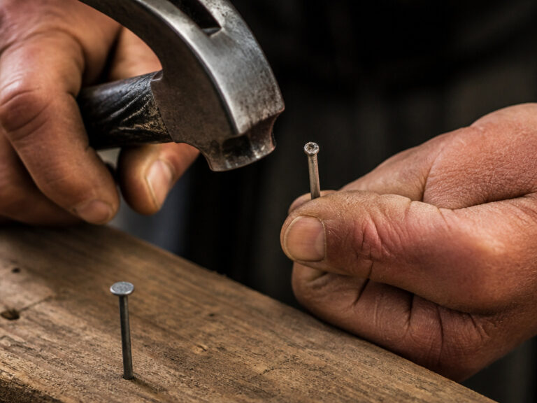 Clipped Head vs Round Head Nails: Which Should You Buy?